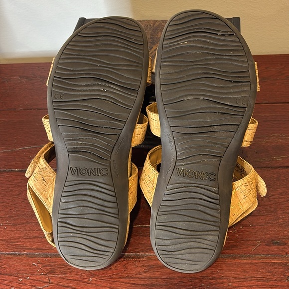 Vionic Amber Cork Adjustable Strap Sandal Size 9 - Picture 6 of 7